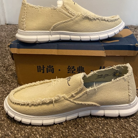 Yellowish Beige Canvas Slip On Flats Distressed Look NIB - Picture 2 of 7